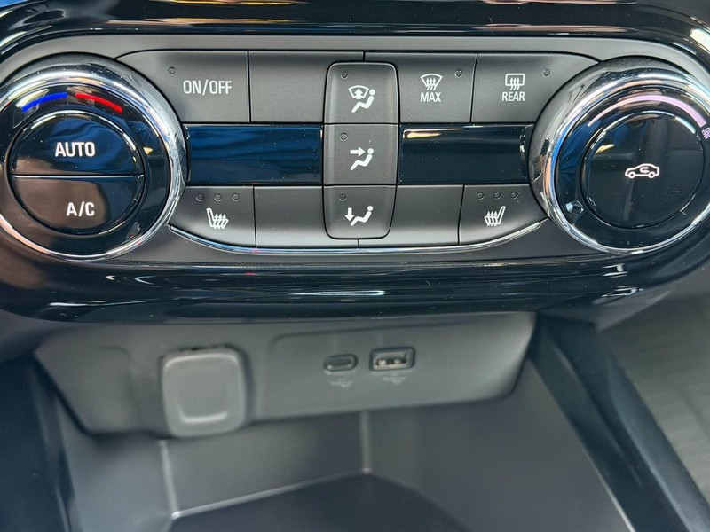 Chevrolet Trax Vehicle Full-screen Gallery Image 13