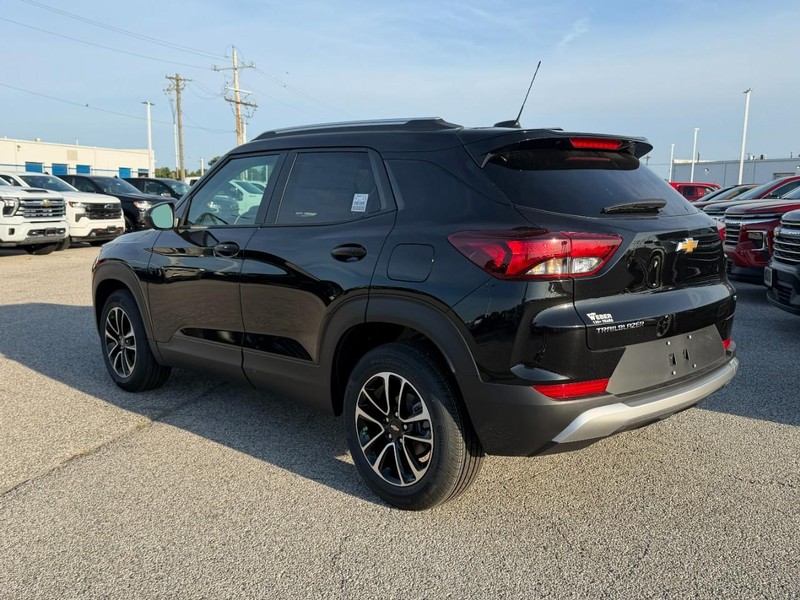 Chevrolet TrailBlazer Vehicle Full-screen Gallery Image 3