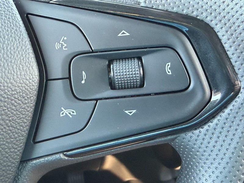 Chevrolet TrailBlazer Vehicle Full-screen Gallery Image 12