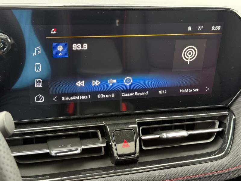Chevrolet TrailBlazer Vehicle Full-screen Gallery Image 12