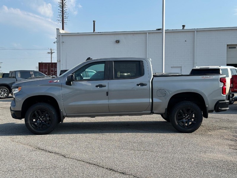 Chevrolet Silverado 1500 Vehicle Full-screen Gallery Image 2
