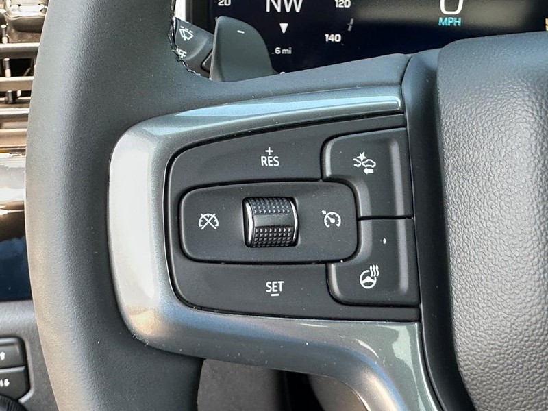 Chevrolet Silverado 1500 Vehicle Full-screen Gallery Image 8