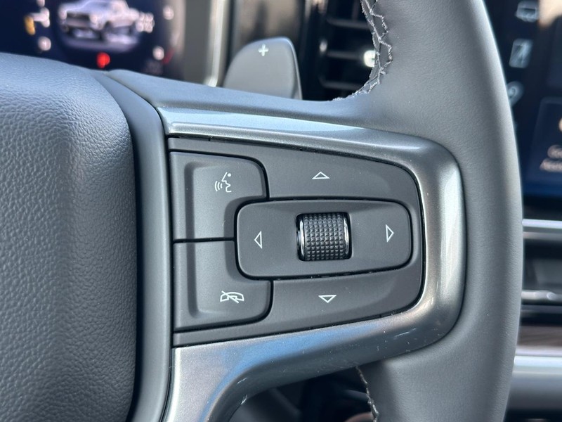 Chevrolet Silverado 1500 Vehicle Full-screen Gallery Image 9