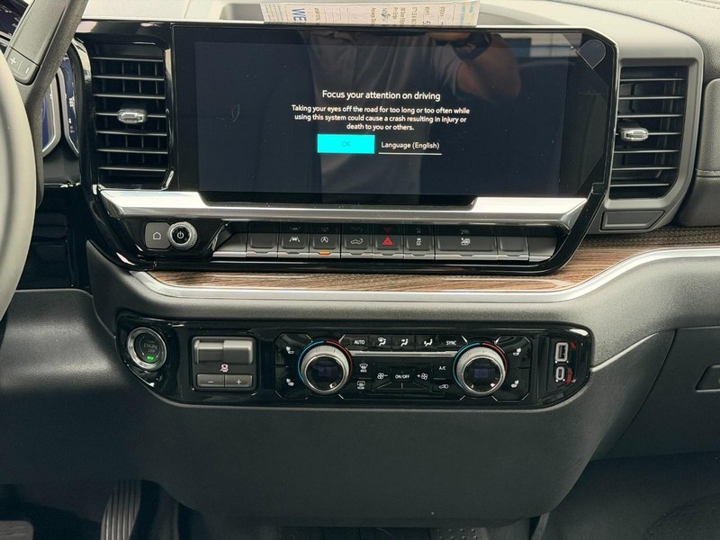 Chevrolet Silverado 1500 Vehicle Full-screen Gallery Image 7