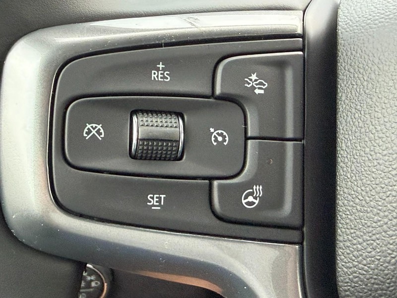 Chevrolet Silverado 1500 Vehicle Full-screen Gallery Image 10