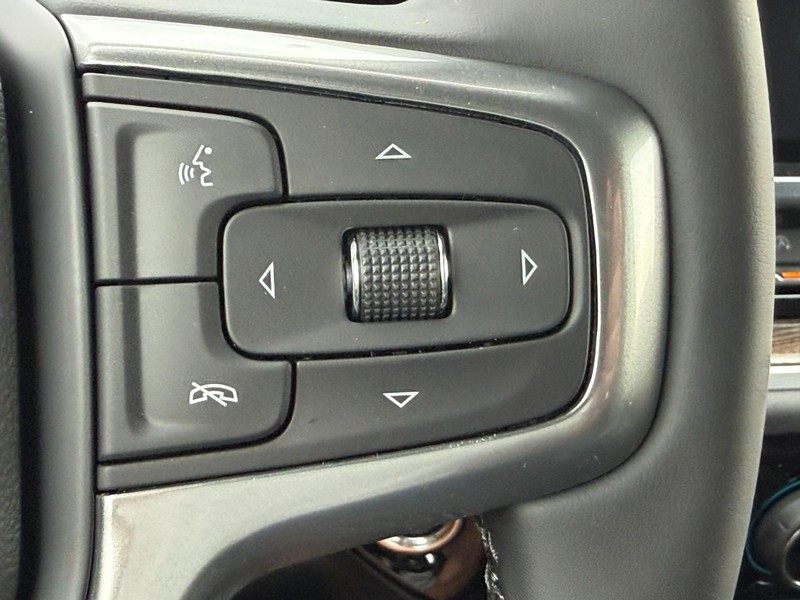 Chevrolet Silverado 1500 Vehicle Full-screen Gallery Image 11