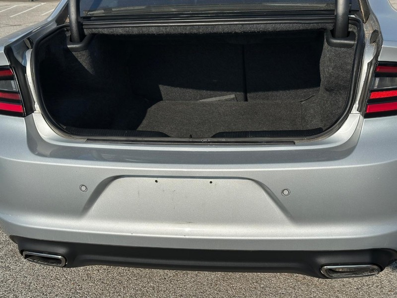 Dodge Charger Vehicle Full-screen Gallery Image 6