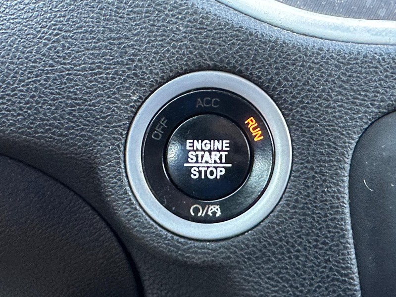 Dodge Charger Vehicle Full-screen Gallery Image 17