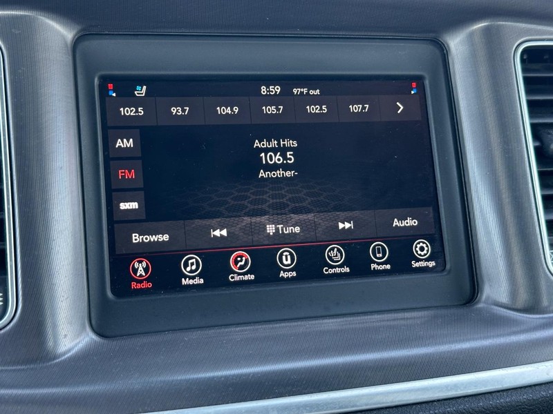 Dodge Charger Vehicle Full-screen Gallery Image 18