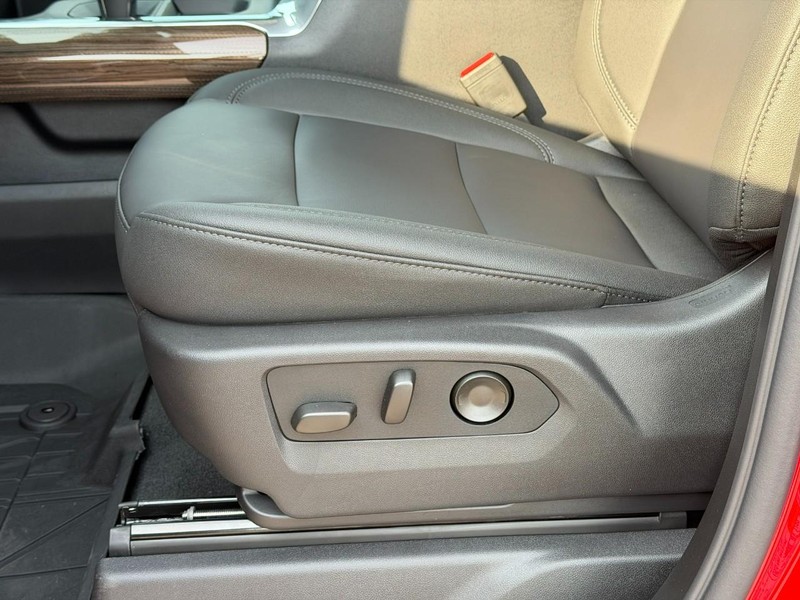 Chevrolet Silverado 1500 Vehicle Full-screen Gallery Image 10