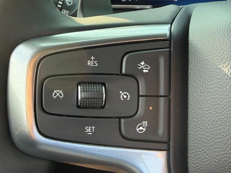 Chevrolet Silverado 1500 Vehicle Full-screen Gallery Image 11