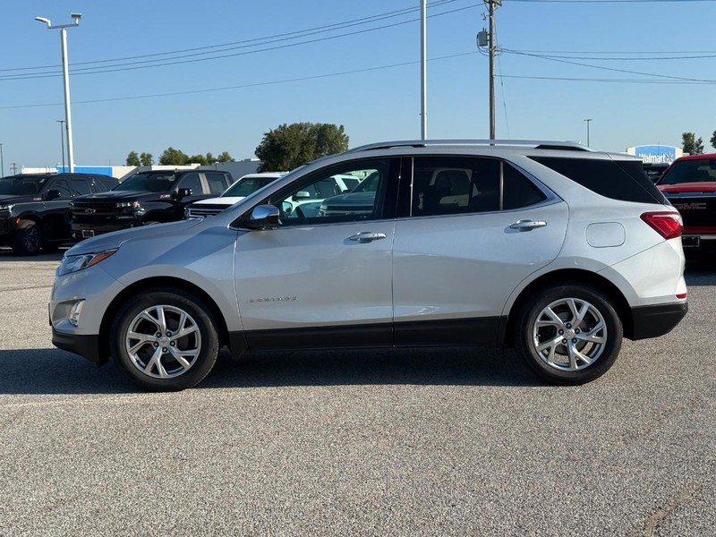 Chevrolet Equinox Vehicle Full-screen Gallery Image 02