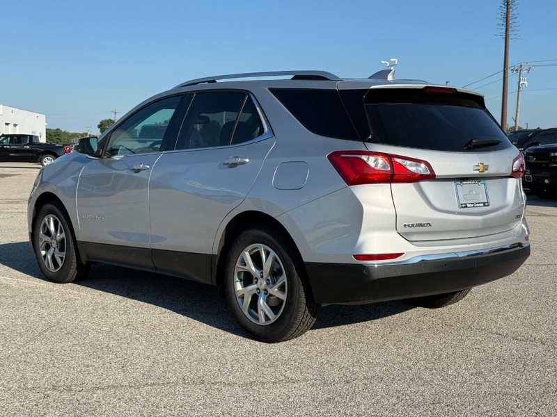 Chevrolet Equinox Vehicle Full-screen Gallery Image 03