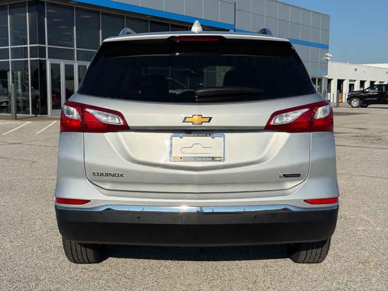 Chevrolet Equinox Vehicle Full-screen Gallery Image 04
