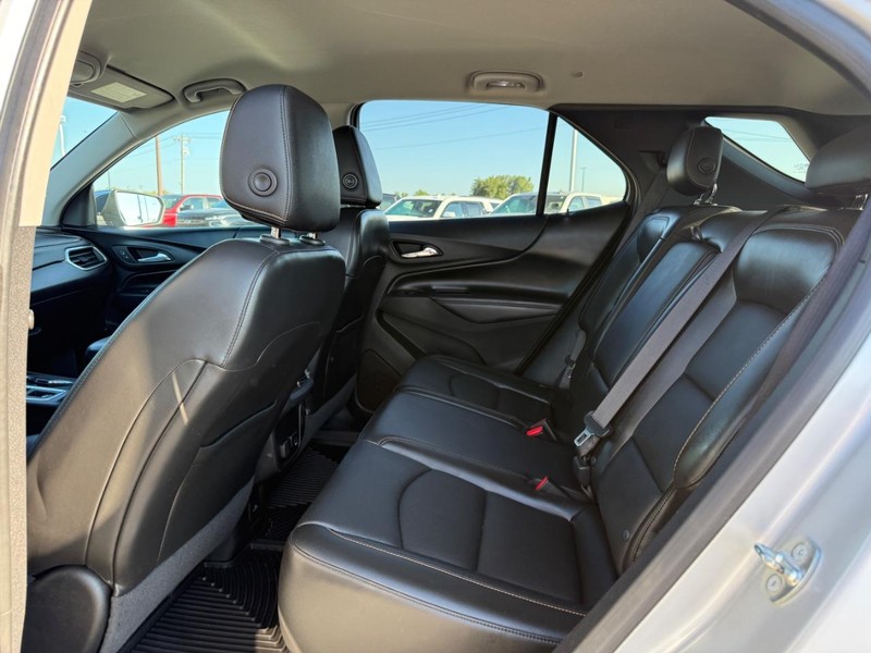 Chevrolet Equinox Vehicle Full-screen Gallery Image 10