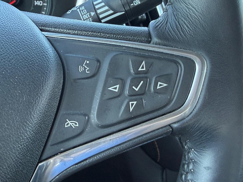 Chevrolet Equinox Vehicle Full-screen Gallery Image 14