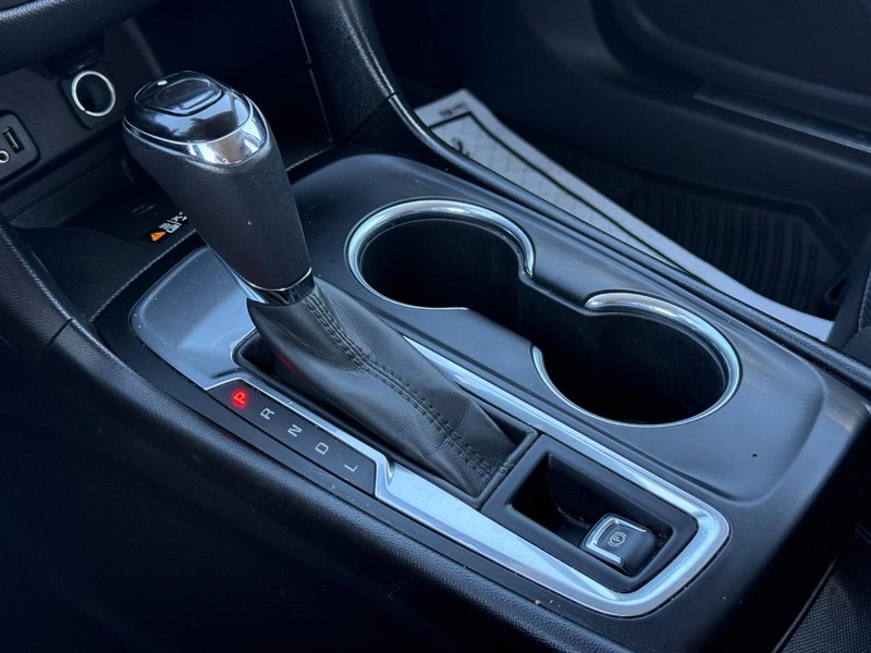 Chevrolet Equinox Vehicle Full-screen Gallery Image 19