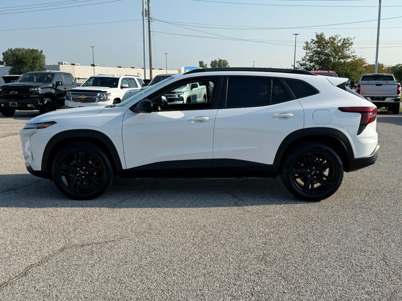 Chevrolet Trax Vehicle Full-screen Gallery Image 2