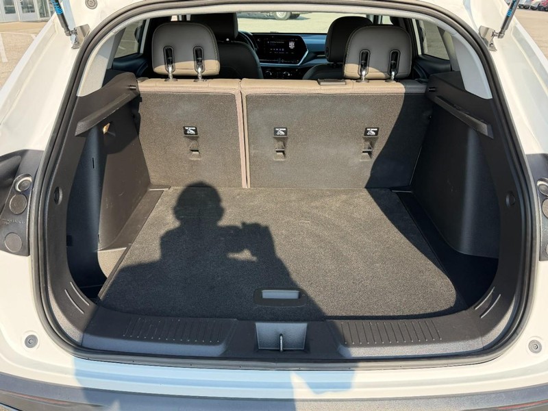 Chevrolet Trax Vehicle Full-screen Gallery Image 5
