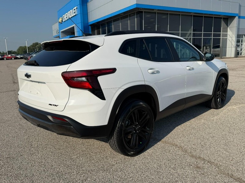 Chevrolet Trax Vehicle Full-screen Gallery Image 6