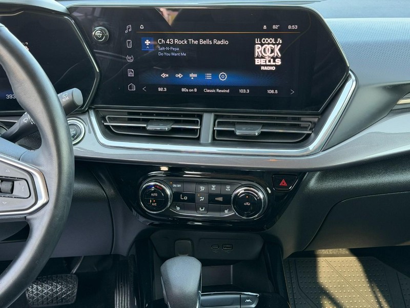 Chevrolet Trax Vehicle Full-screen Gallery Image 13