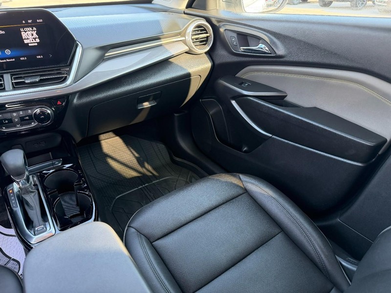 Chevrolet Trax Vehicle Full-screen Gallery Image 15