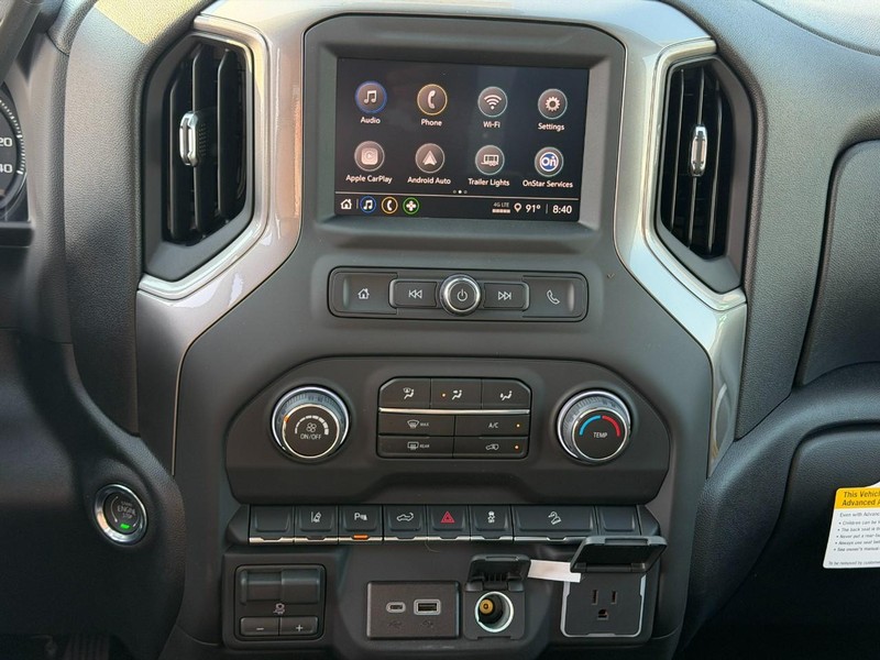 Chevrolet Silverado 2500HD Vehicle Full-screen Gallery Image 7