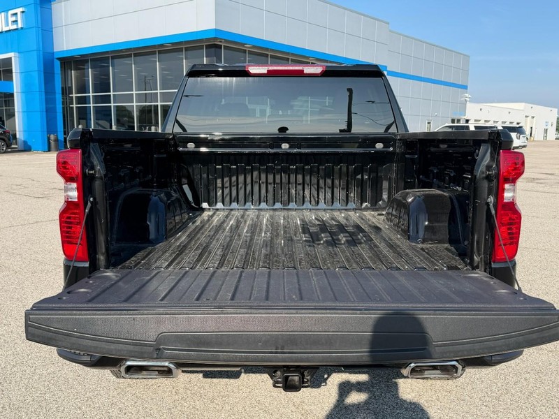 Chevrolet Silverado 1500 Vehicle Full-screen Gallery Image 5