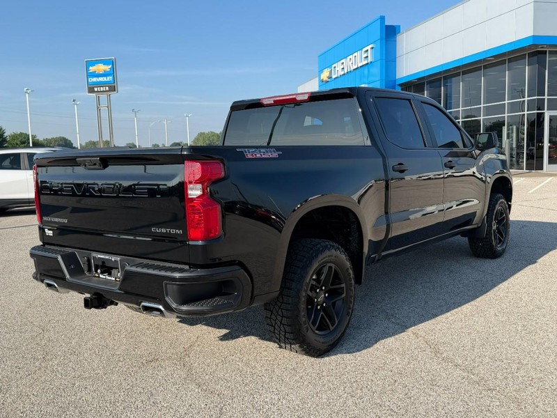 Chevrolet Silverado 1500 Vehicle Full-screen Gallery Image 6