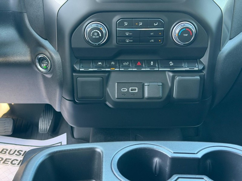 Chevrolet Silverado 1500 Vehicle Full-screen Gallery Image 14