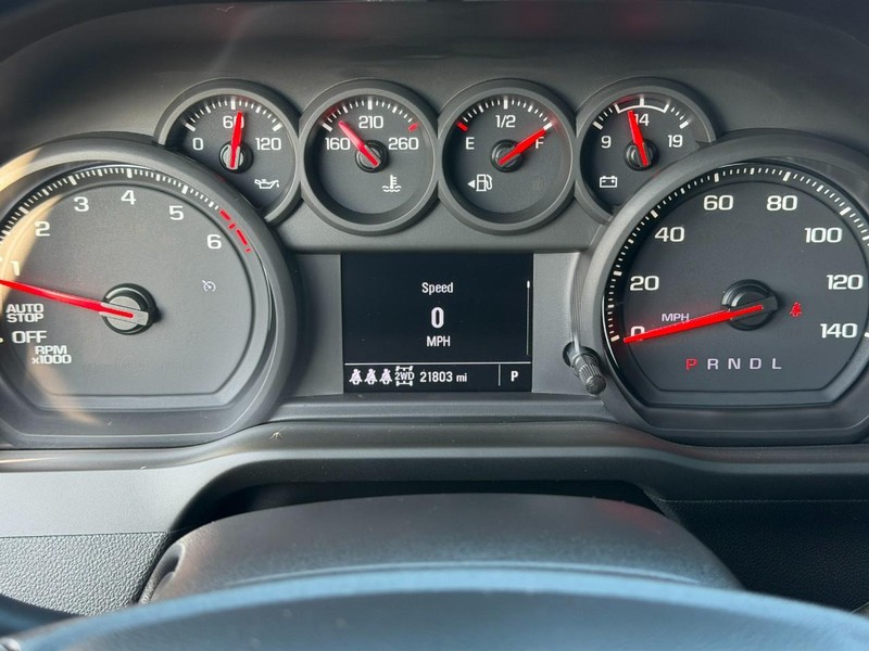 Chevrolet Silverado 1500 Vehicle Full-screen Gallery Image 19