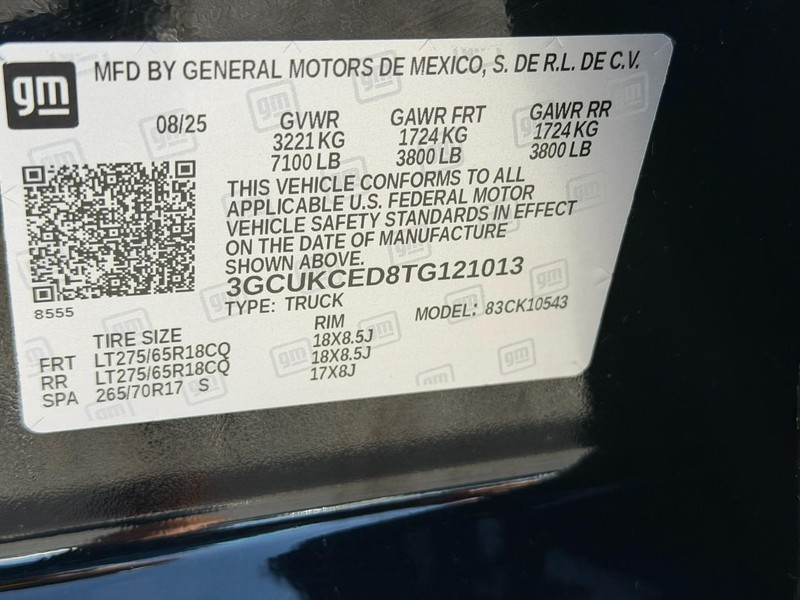 Chevrolet Silverado 1500 Vehicle Full-screen Gallery Image 21