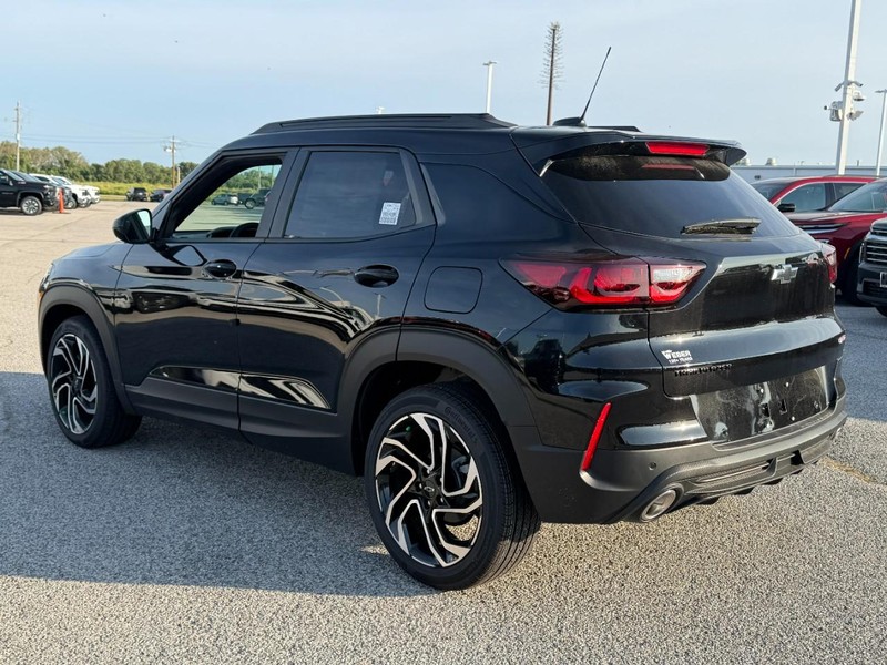 Chevrolet TrailBlazer Vehicle Full-screen Gallery Image 3