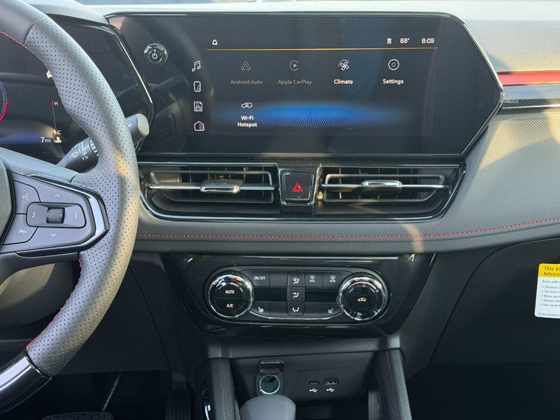 Chevrolet TrailBlazer Vehicle Full-screen Gallery Image 8