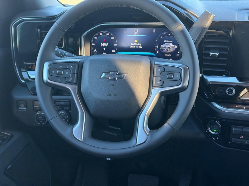 Chevrolet Silverado 1500 Vehicle Full-screen Gallery Image 6