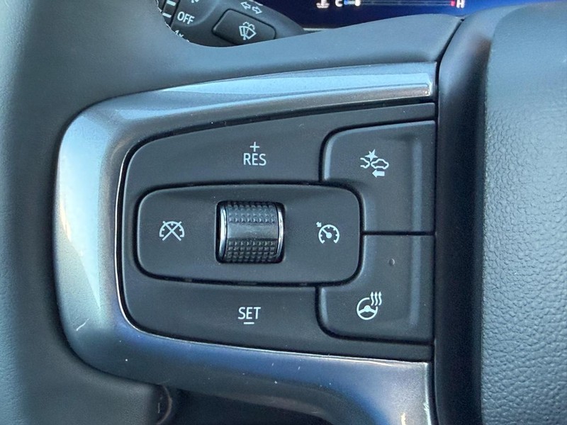 Chevrolet Silverado 1500 Vehicle Full-screen Gallery Image 11