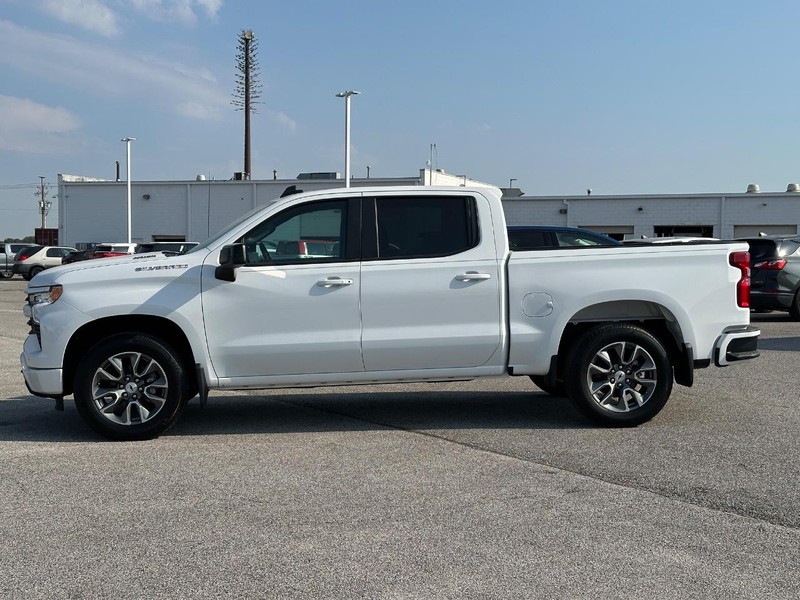 Chevrolet Silverado 1500 Vehicle Full-screen Gallery Image 2
