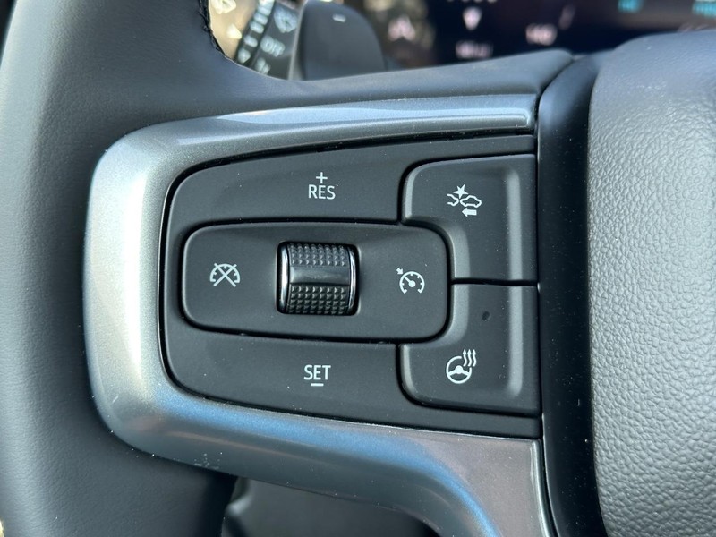 Chevrolet Silverado 1500 Vehicle Full-screen Gallery Image 8