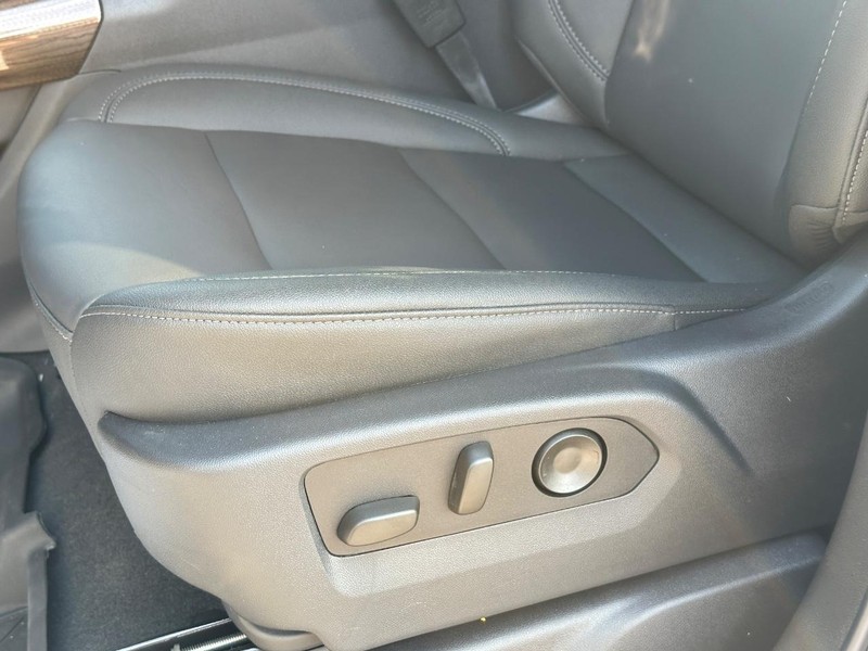 Chevrolet Silverado 1500 Vehicle Full-screen Gallery Image 19