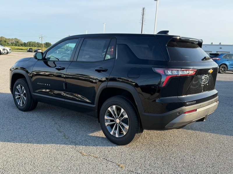 Chevrolet Equinox Vehicle Full-screen Gallery Image 3