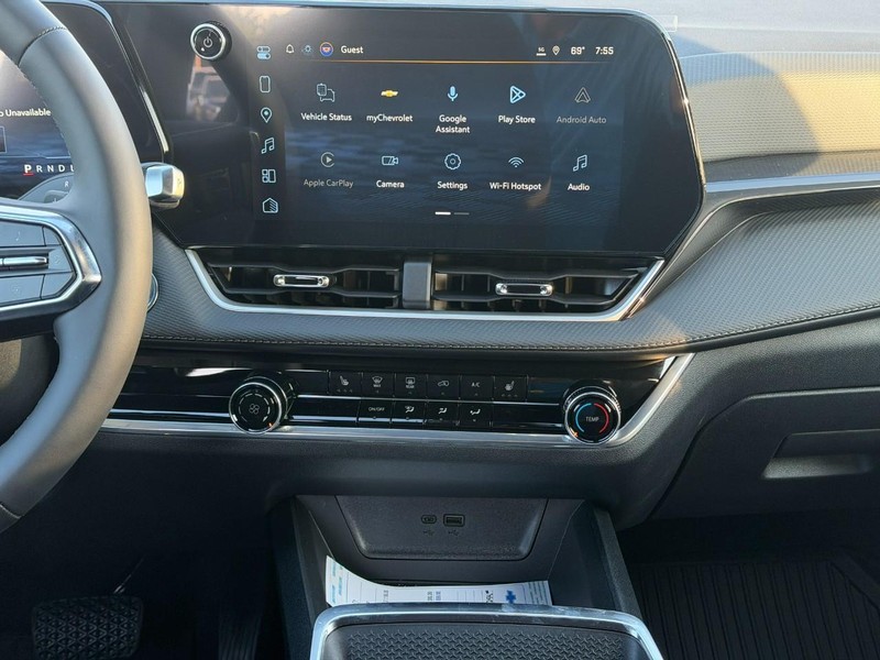 Chevrolet Equinox Vehicle Full-screen Gallery Image 7