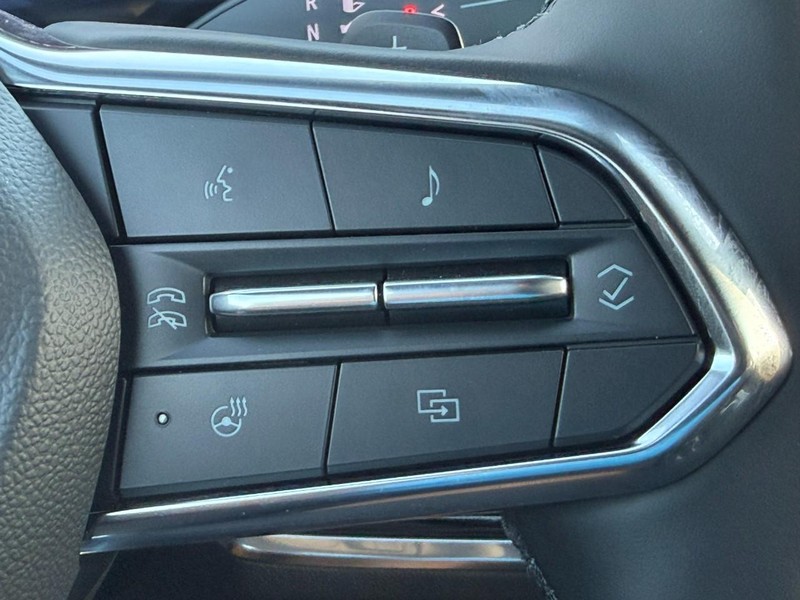 Chevrolet Equinox Vehicle Full-screen Gallery Image 12