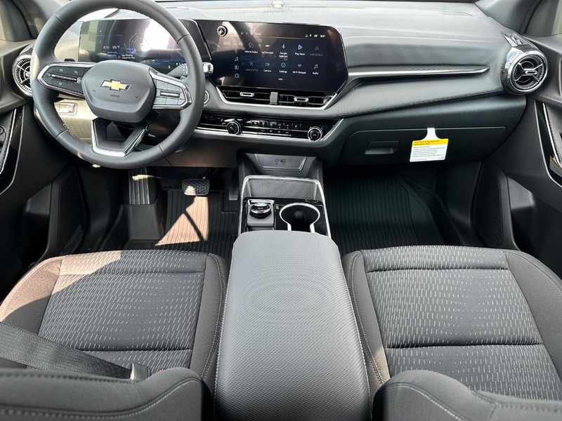 Chevrolet Equinox Vehicle Full-screen Gallery Image 6
