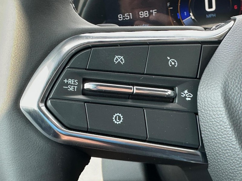 Chevrolet Equinox Vehicle Full-screen Gallery Image 8