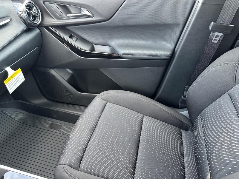 Chevrolet Equinox Vehicle Full-screen Gallery Image 15