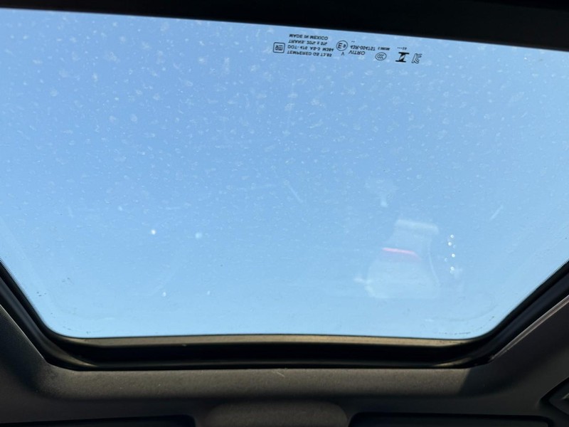 Chevrolet Equinox Vehicle Full-screen Gallery Image 5