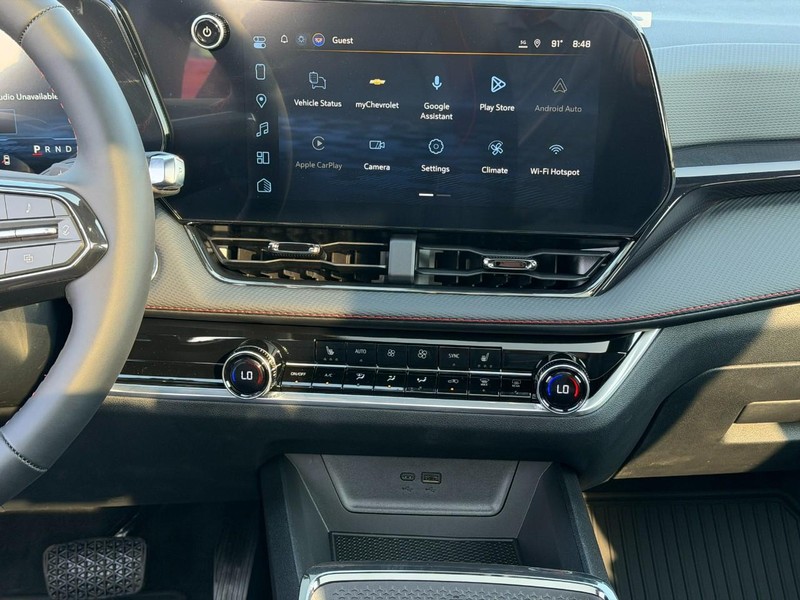 Chevrolet Equinox Vehicle Full-screen Gallery Image 8