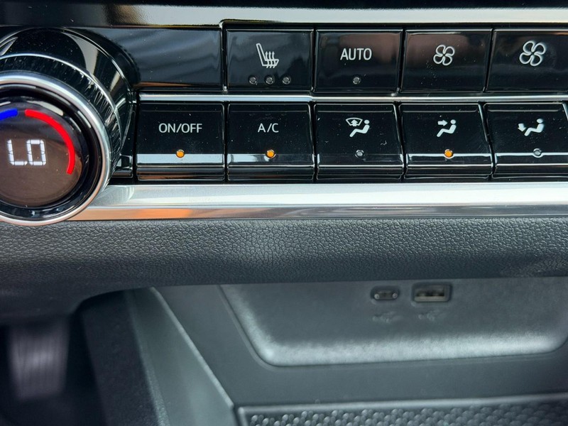 Chevrolet Equinox Vehicle Full-screen Gallery Image 14