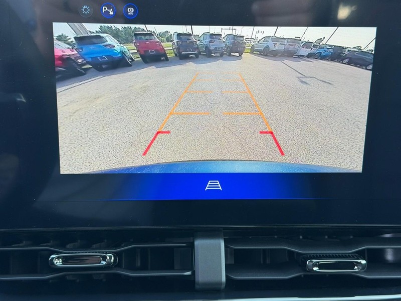 Chevrolet Equinox Vehicle Full-screen Gallery Image 15