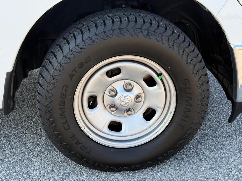 Ram 1500 Classic Vehicle Full-screen Gallery Image 7